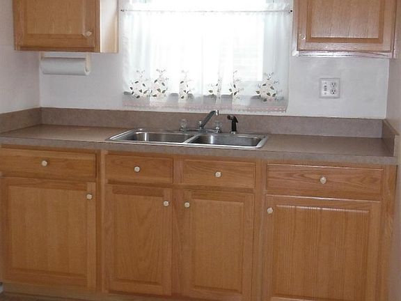 5th image of 4242 Blaney Ave