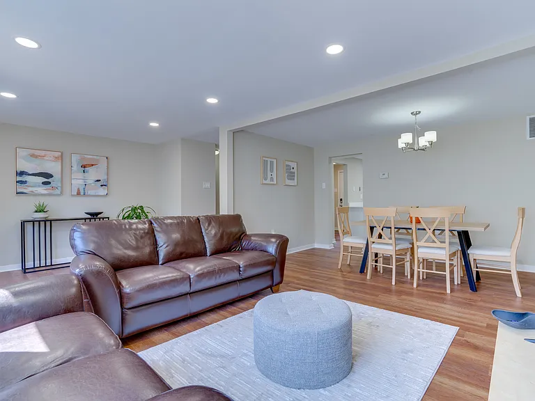 8063 Saint Annes Ct #3 — Photo 23