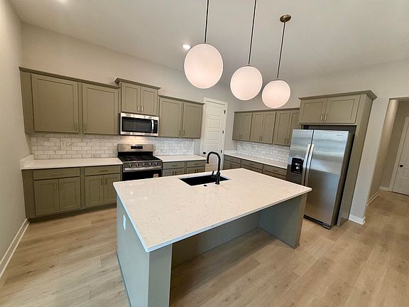 5th image of 10250 Louanne Dr
