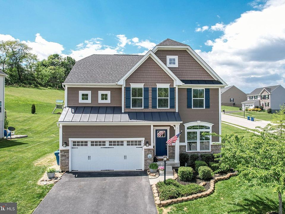 1st image of 36 Rockdale Dr