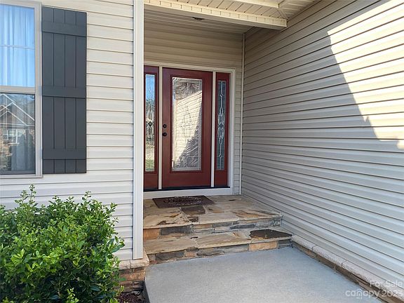 3rd image of 171 Greythorn Dr