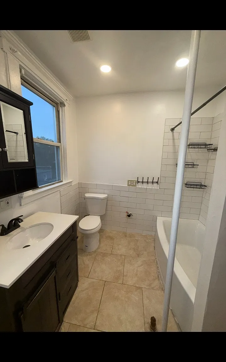 3 bed, $2,450 — Photo 3