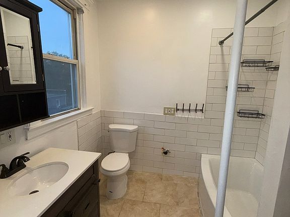 3rd image of 176-178 Lincoln Pl #2