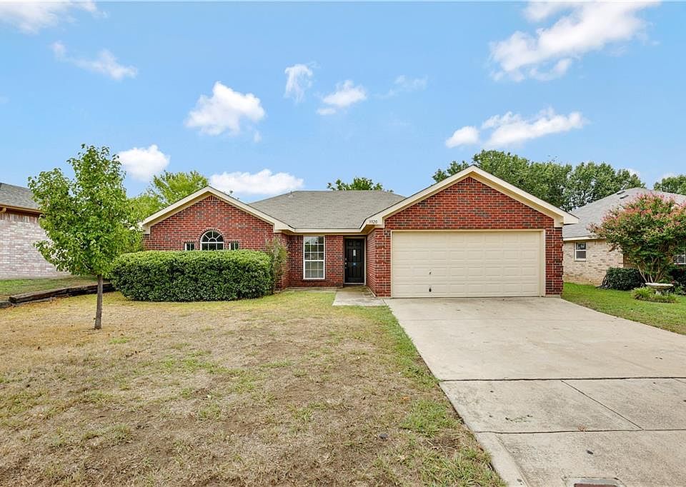 1st image of 3920 Periwinkle Dr