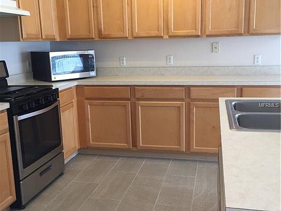 4th image of 338 Sir Phillips Dr