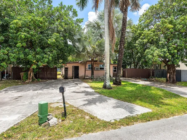 13480 SW 6th Court, Davie, FL 33325