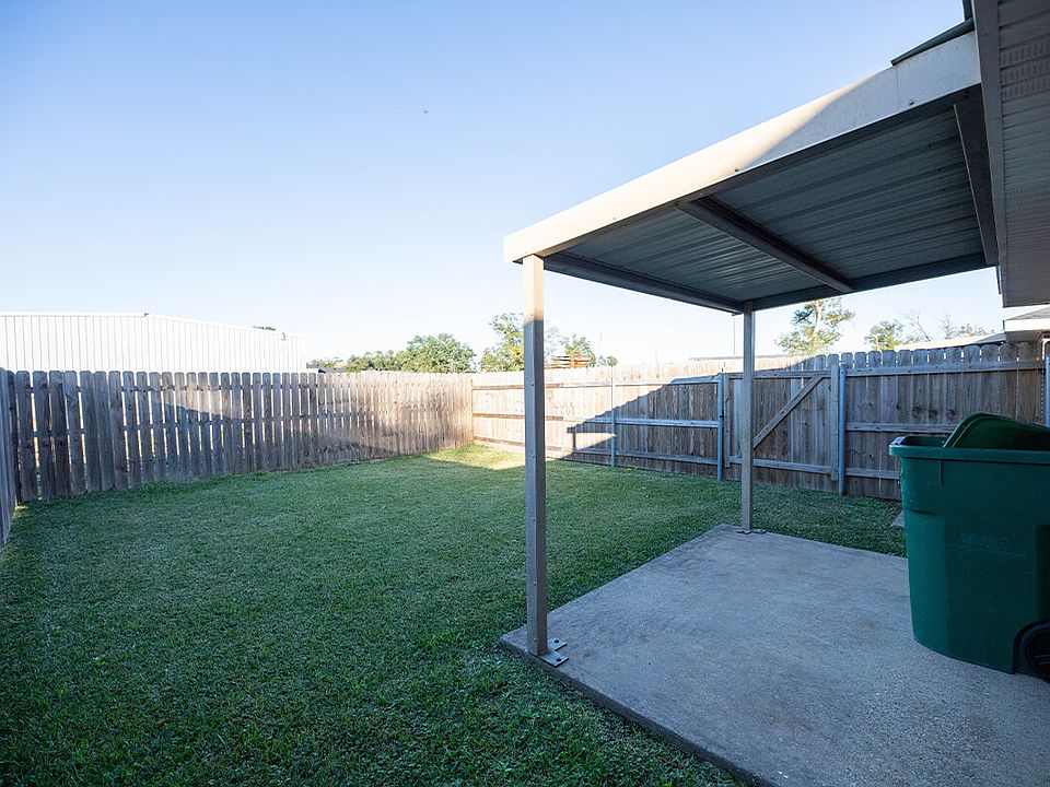 401-BROUSSARD-BACK_01182023