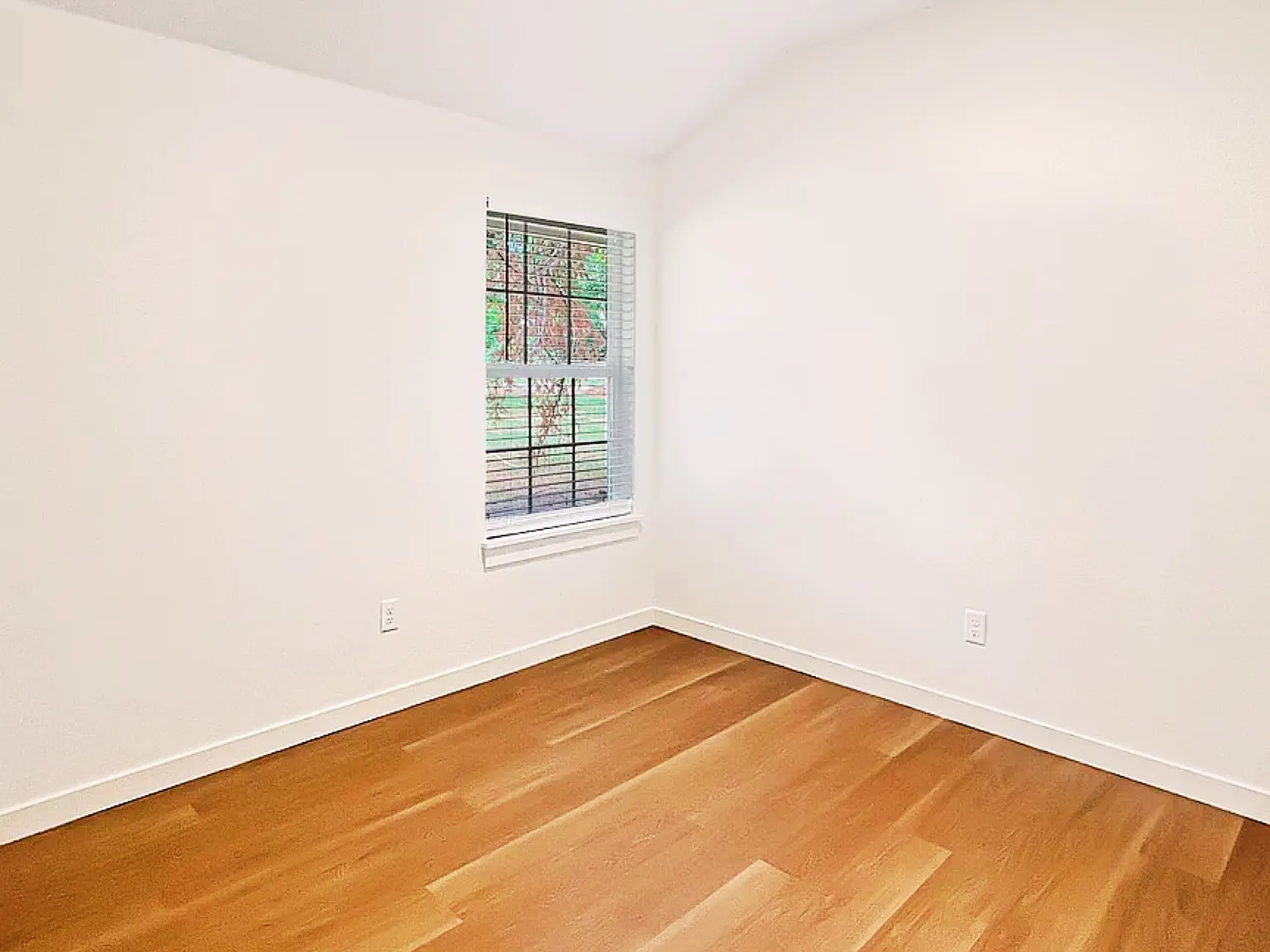 3 bed, 1150 sqft, $1,350 — Photo 3