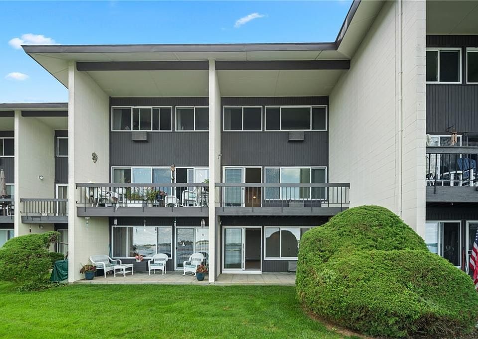 1st image of 400 Narragansett Pkwy APT Ei1