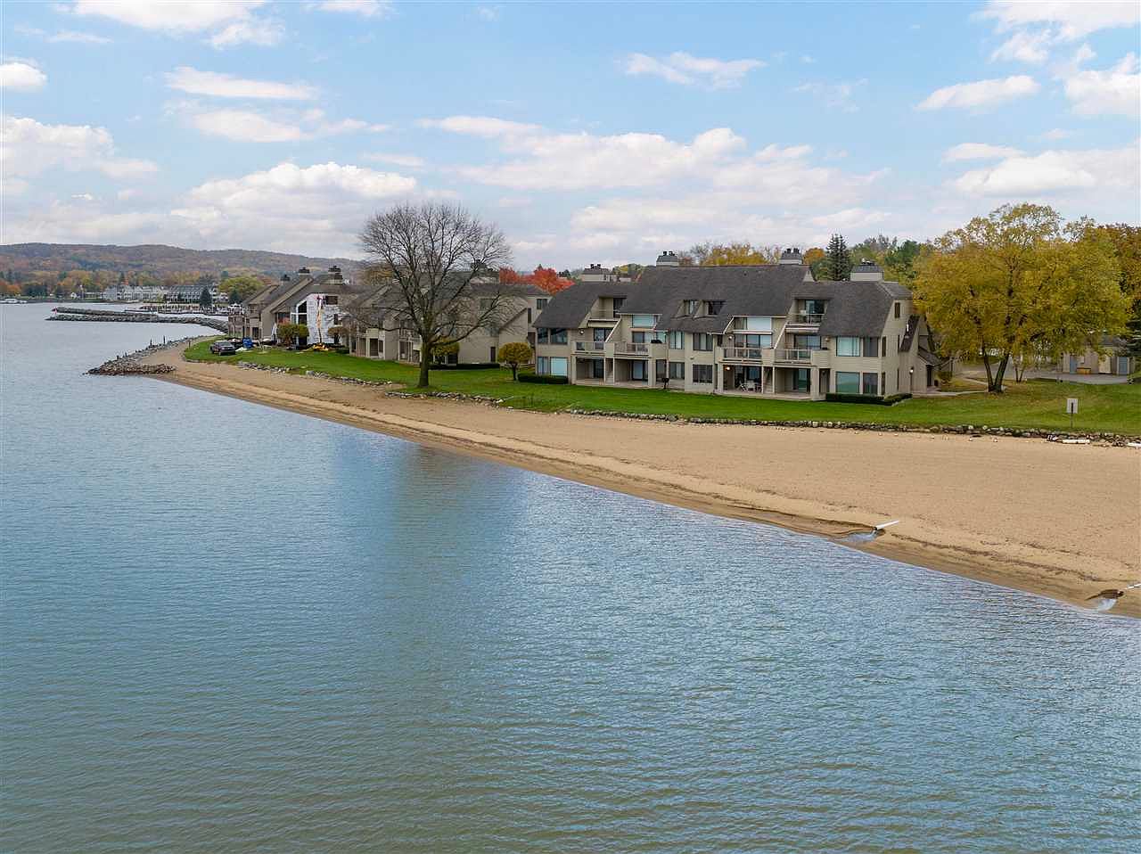 500 Front St APT 33, Boyne City, MI 49712 MLS 472582 Zillow