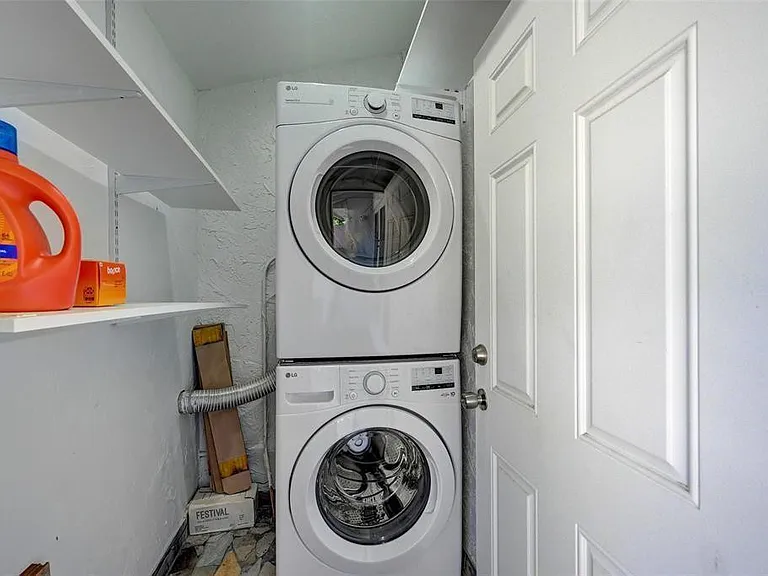 321 Jackson St #5 — Photo 28