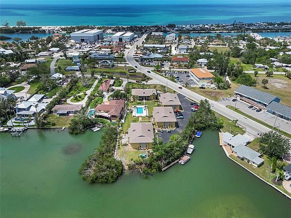 2nd image of 101 Louella Ln APT 11