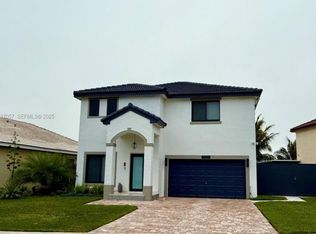 16551 SW 75th St, Miami, FL 33193