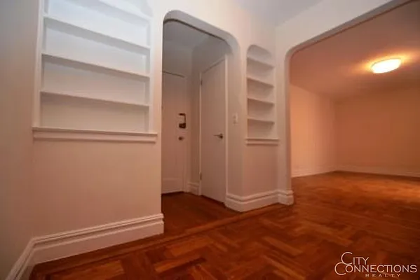 Rented by City Connections Realty | media 16