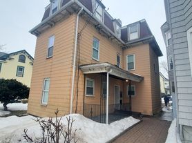 18 Rockville Park, Roxbury, MA