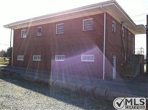 4th image of 601 S College St