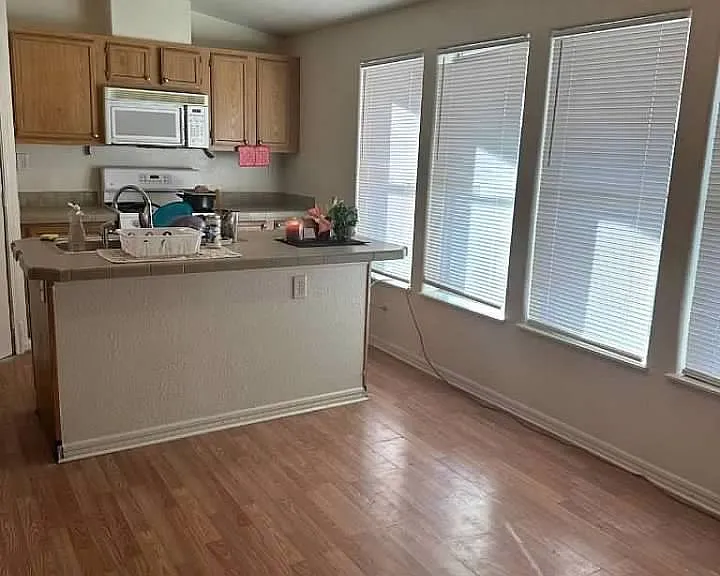 3560 Estes Park Dr — Photo 10