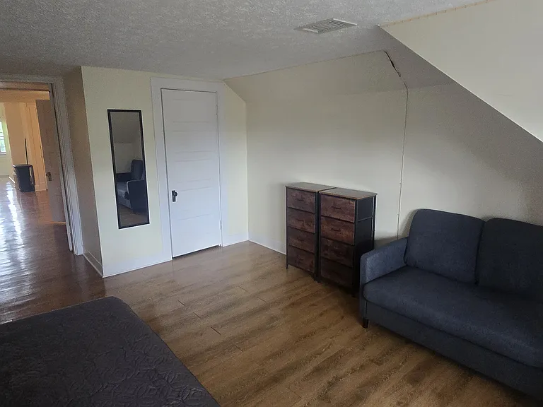 449 Riddle Rd #3 — Photo 3