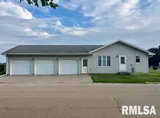 901 14th St, Fulton, IL 61252