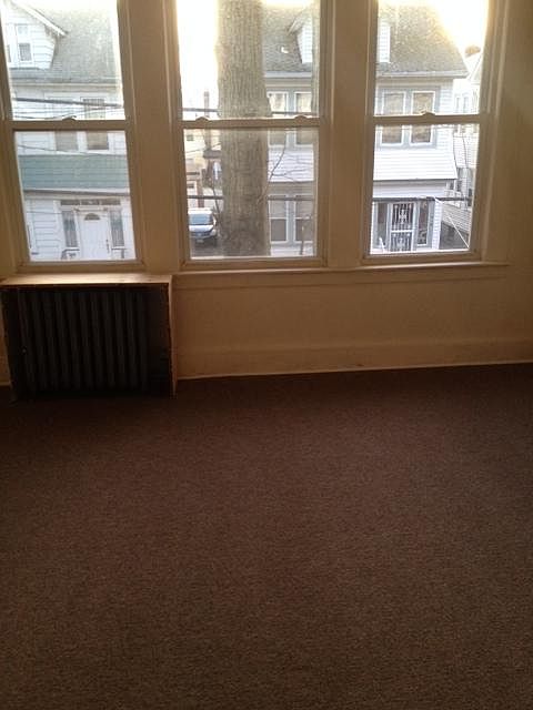 1st image of 15 Underwood St APT 2