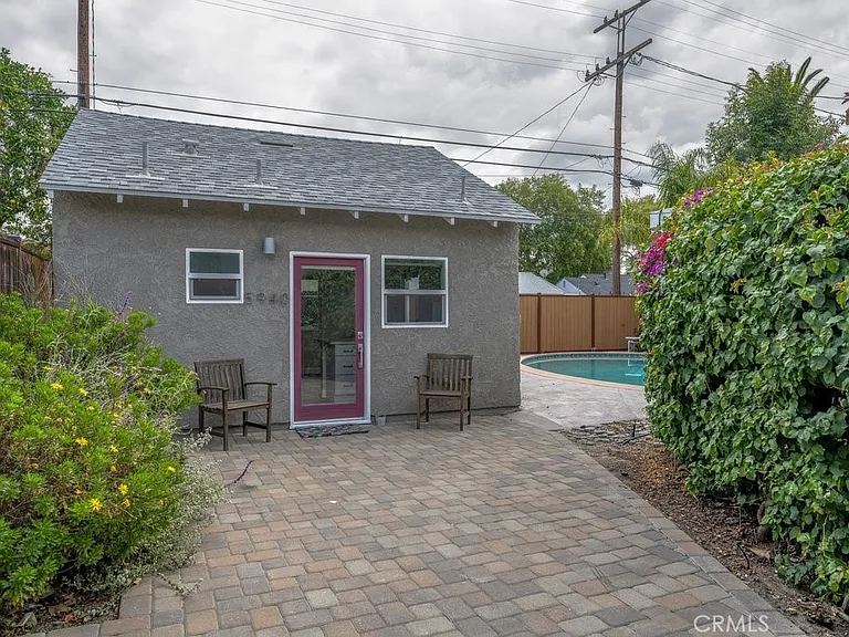 5940 Simpson Ave — Photo 1