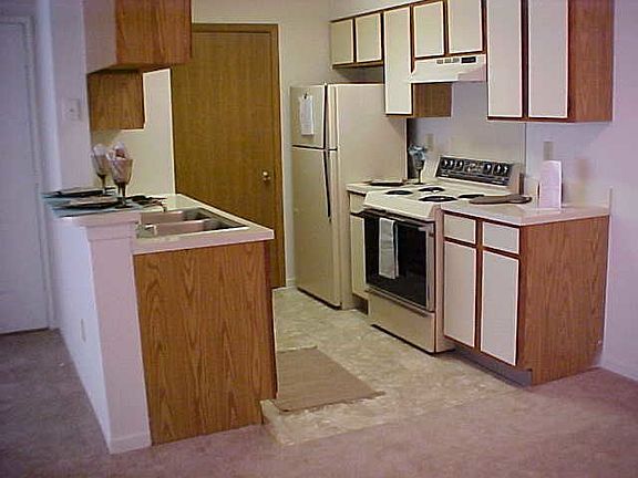 5th image of 2142 Village Green Pkwy APT 3