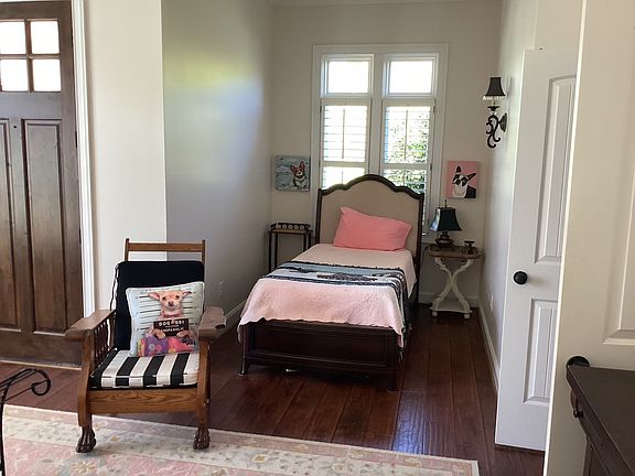 Alcove extra single bed