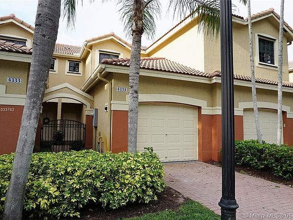 2nd image of 4331 Vineyard Cir Unit 4331