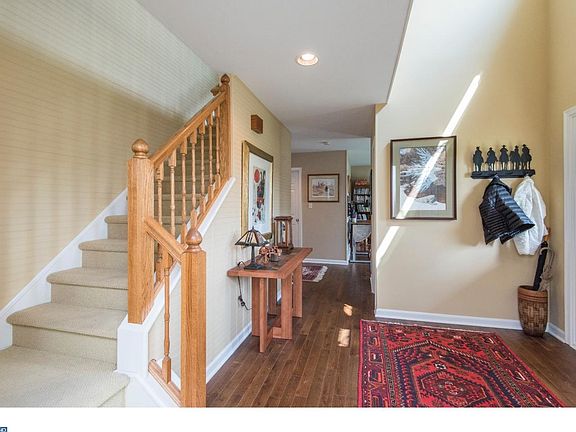 2nd image of 110 Nantucket Dr