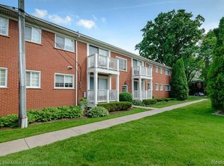487 N Eton St APT B5, Birmingham, MI 48009