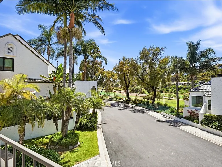 106 Avenida Mesita — Photo 3