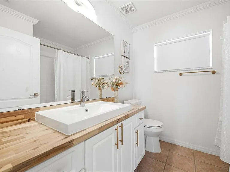 2210 Towering Oaks Cir — Photo 44