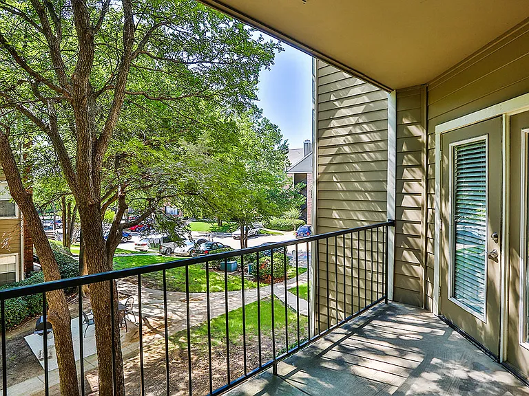 Patio/ Balcony