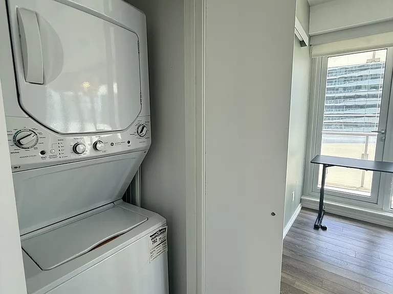 197 Yonge St #1709 — Photo 17