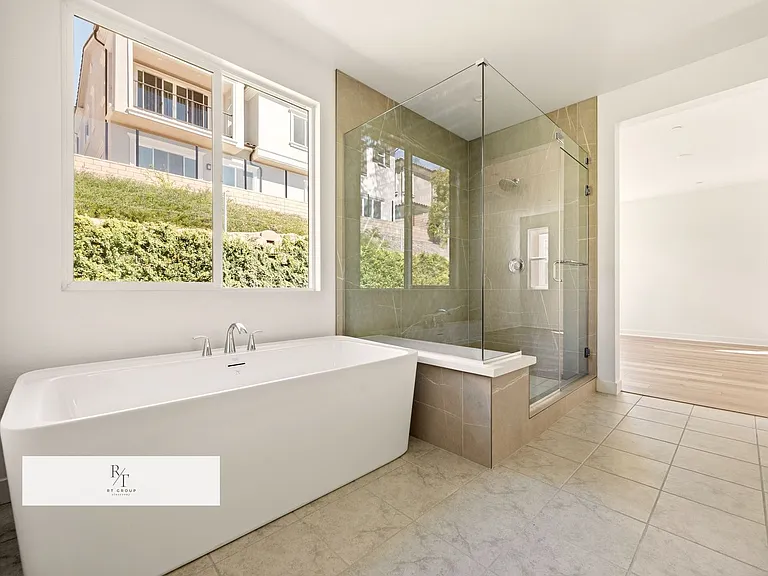 22115 Portofino Dr — Photo 32