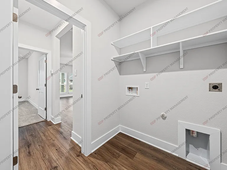2717 Fox River Dr — Photo 21