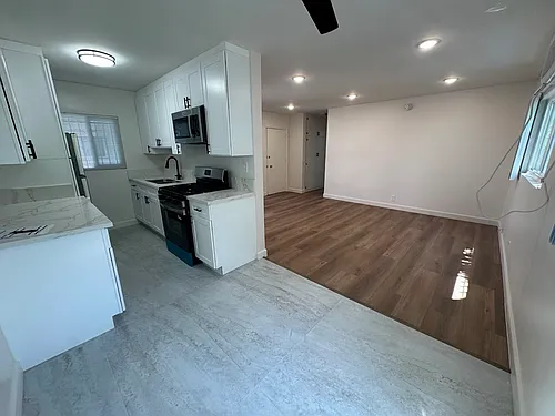 1265 N Saint Andrews Pl #4 Photo 1