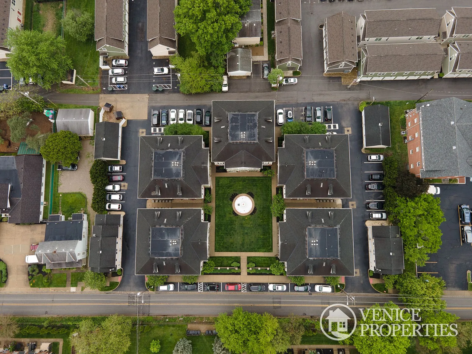 Drayton Court Apartments — Photo 4