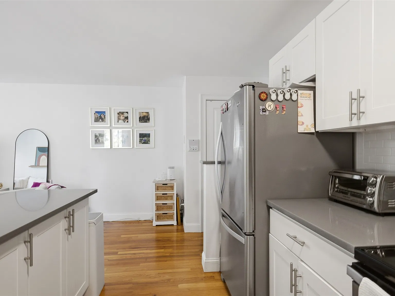 1 bed, 550 sqft, $2,300 — Photo 3