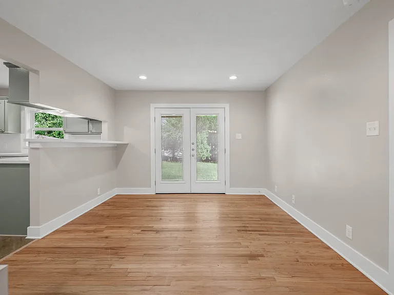 712 E North Ave — Photo 8