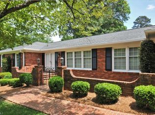 450 Sherwood Forest Rd, Winston Salem, NC 27104