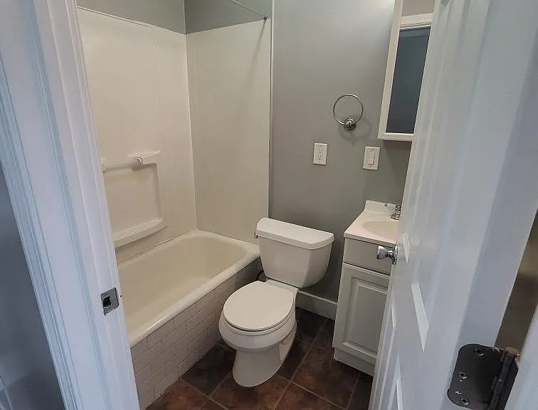 1147 S Plymouth Ave #2 — Photo 2