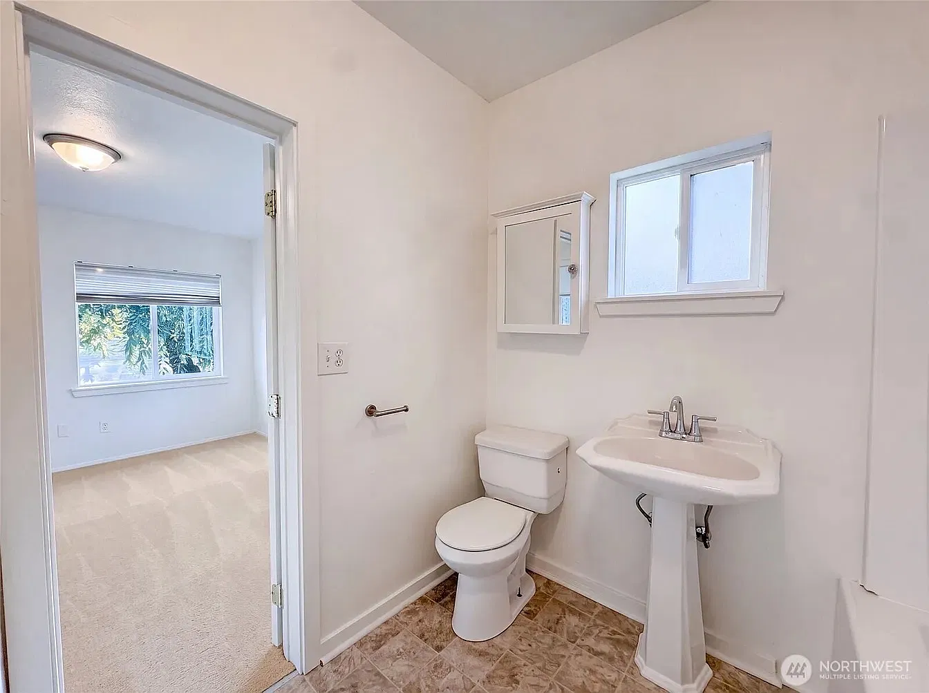 3 bed, 1200 sqft, $1,930 — Photo 3