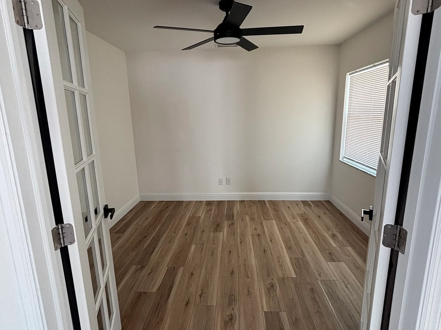 6802 Hanley Rd — Photo 3