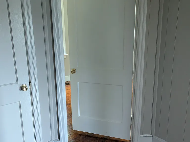 1920 Thomas Ln — Photo 12