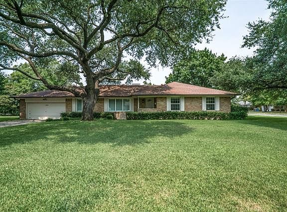 2nd image of 5839 Northmoor Dr