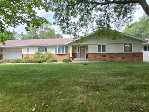 620 Omega Cir, Antigo, WI 54409