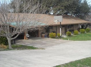 284 Redbird Ln, Kingsbury, TX 78638
