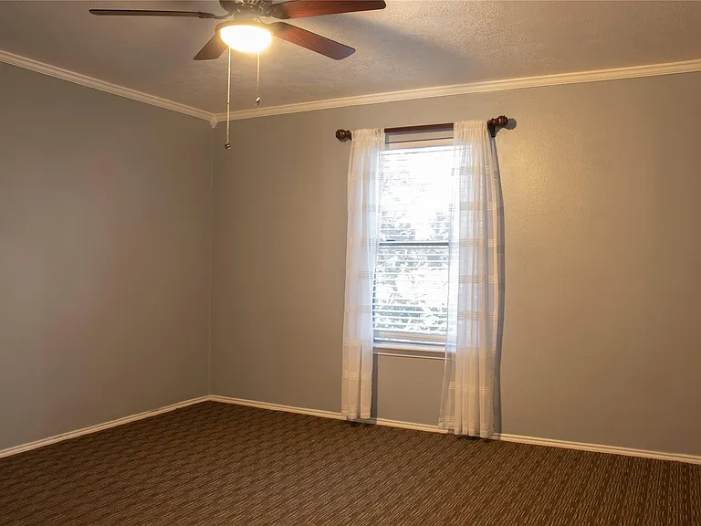 16130 Coleburn Dr — Photo 23