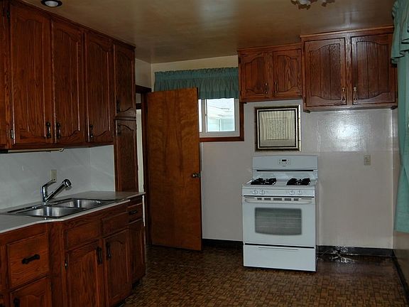 5th image of 1228 Corby Blvd